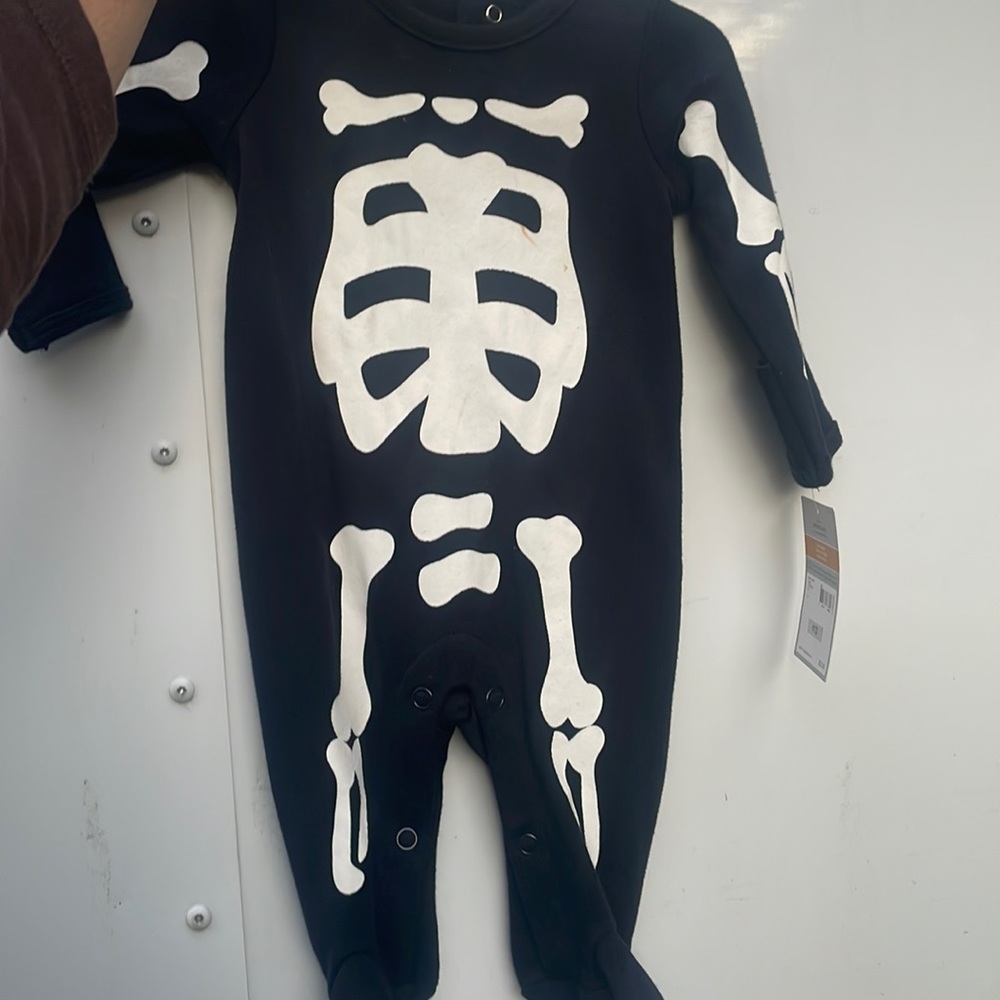 New baby skeleton costume. Newborn.   Cute family costume